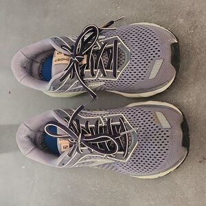 Brooks Ghost 12